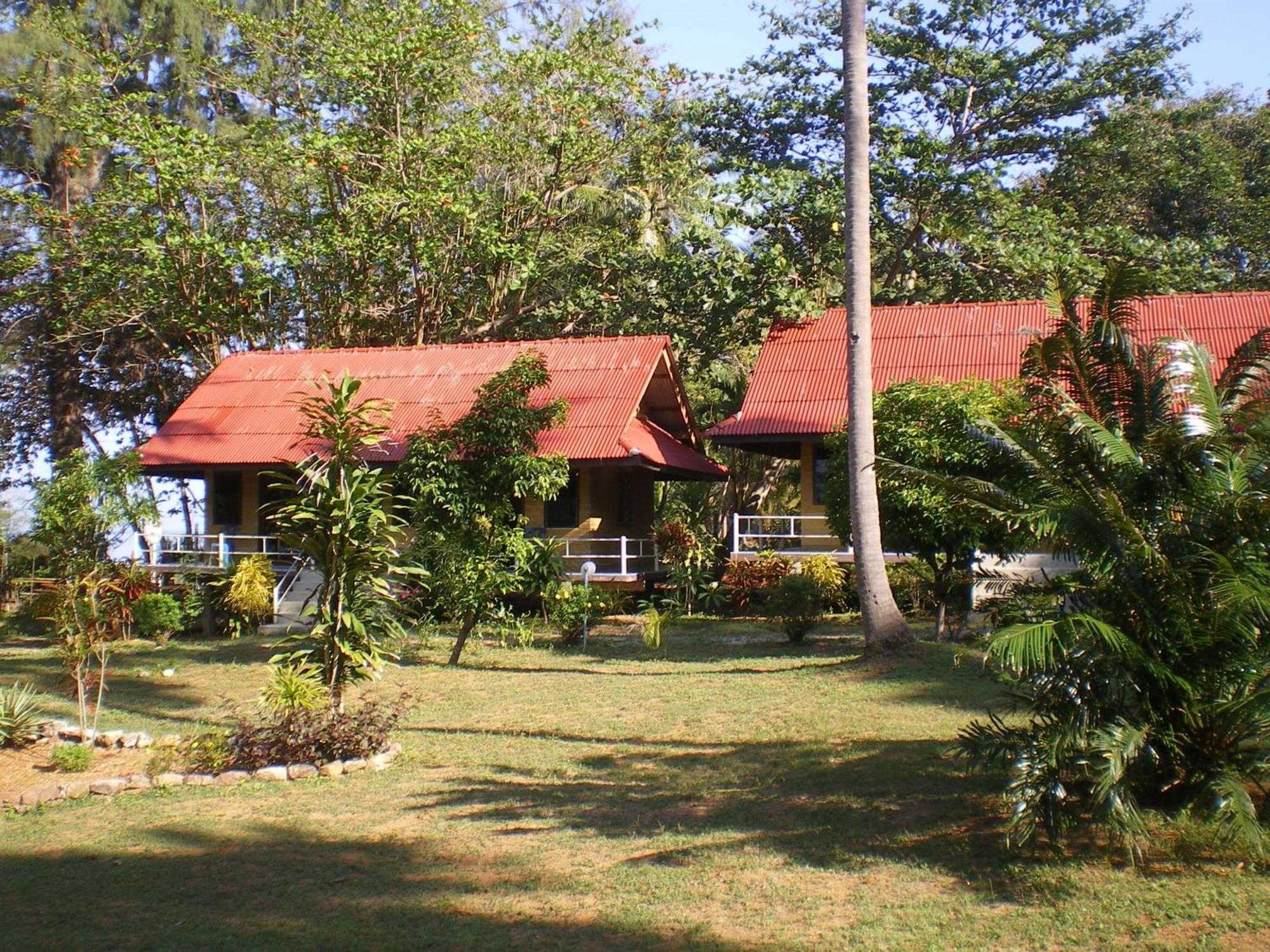 Sukorn Andaman Beach Resort Ko Sukon Exterior foto